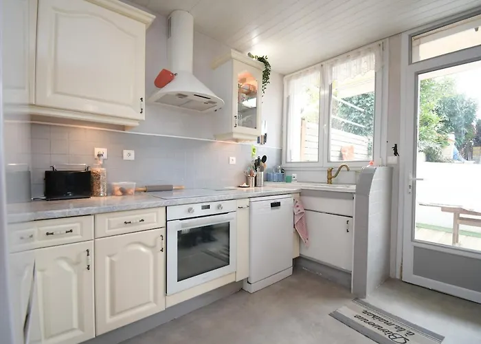 Casanova House, Comfort, Swimming Pool, View, Garage Сasa de vacaciones Espaly-Saint-Marcel